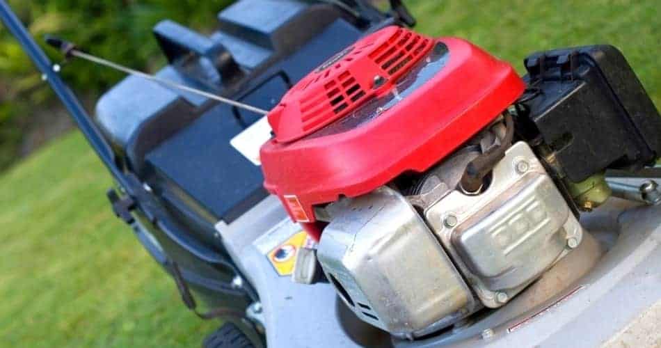 washing your lawn mower engine