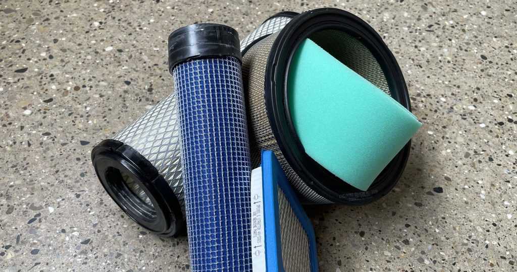 Guide to Lawn Mower Air Filters Differences & How to Clean Them