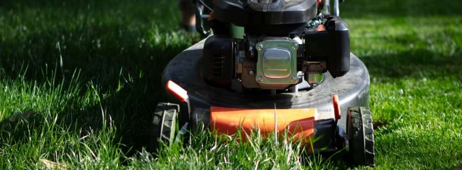Husqvarna mower does while mowing