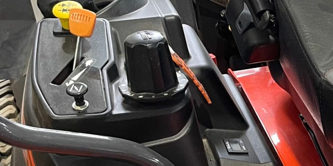 Zero Turn Mower Only Runs with the Choke On (FIXED) Powered Outdoors