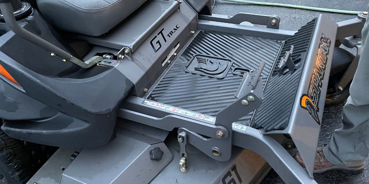 7 Reasons a Spartan Mower Deck Belt Keeps Coming Off Powered Outdoors
