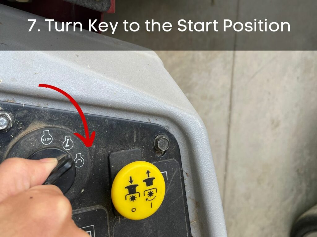 Turn key to the start position
