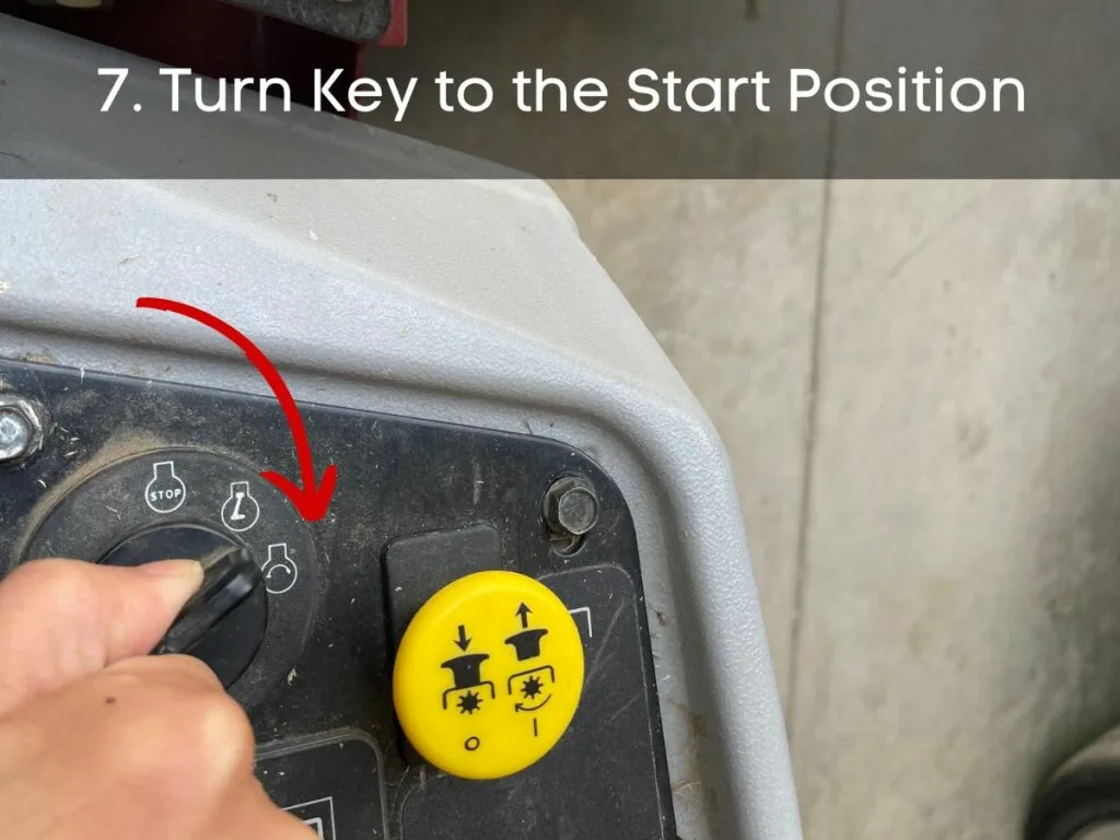 Turn key to the start position